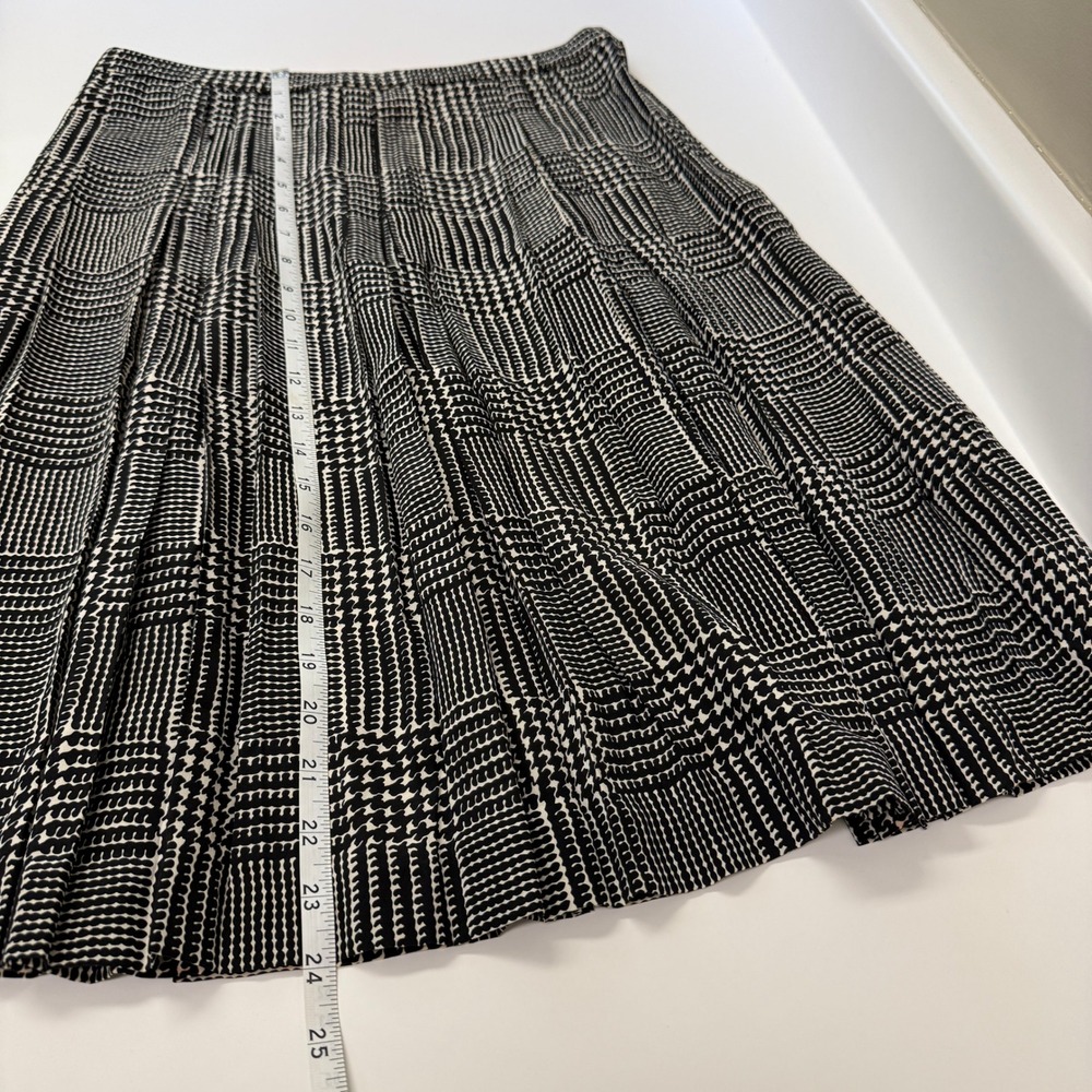 Vintage Adolfo Womens Silk Houndstooth Pleated Skirt Size Medium Black White - Picture 8 of 8